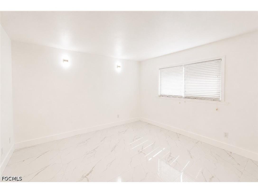 2504 SE 16th Place #104 Cape Coral FL 33904 2026028379 image18