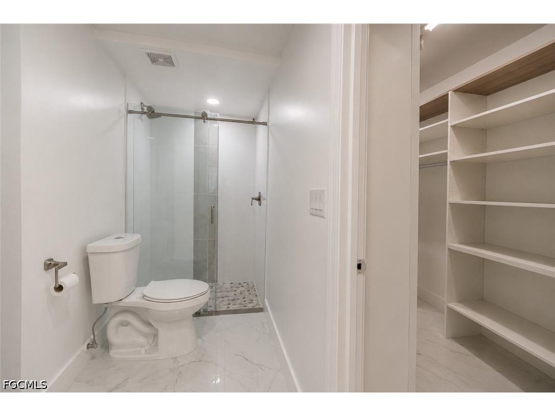 2504 SE 16th Place #104 Cape Coral FL 33904 2026028379 image21