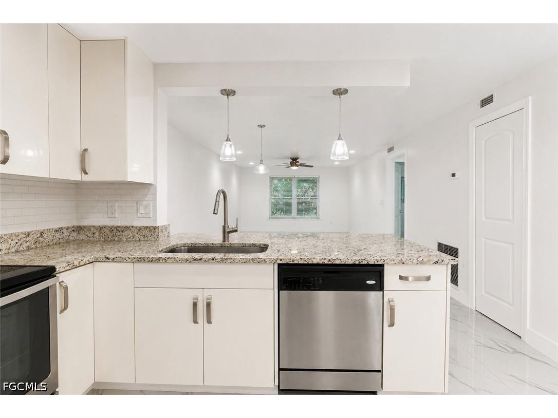 2504 SE 16th Place #104 Cape Coral FL 33904 2026028379 image7
