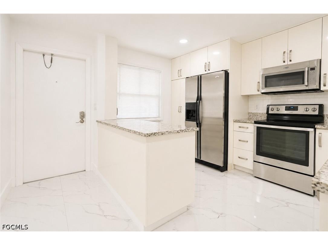 2504 SE 16th Place #104 Cape Coral FL 33904 2026028379 image9