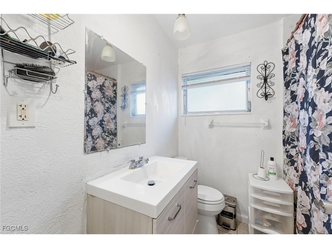 2505 Henderson Avenue Fort Myers FL 33916 2025022923 image12