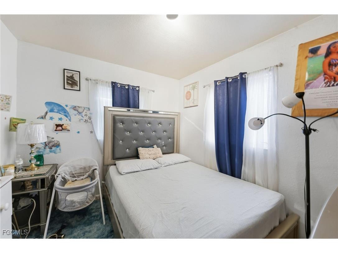 2505 Henderson Avenue Fort Myers FL 33916 2025022923 image14