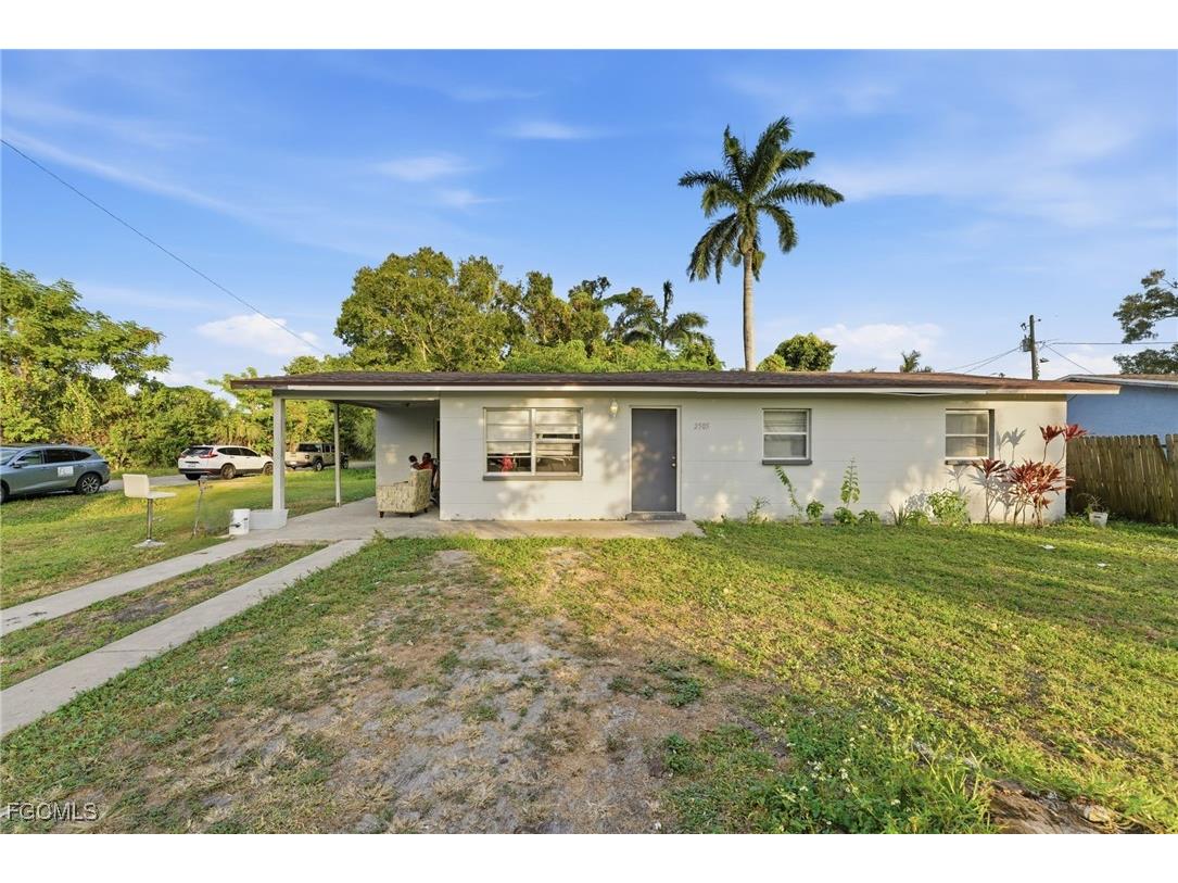 2505 Henderson Avenue Fort Myers FL 33916 2025022923 image4