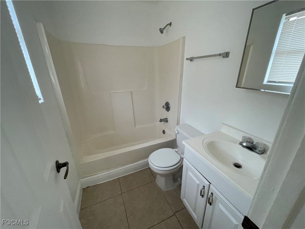2505 NE 22nd Place Cape Coral FL 33909 2025026371 image11