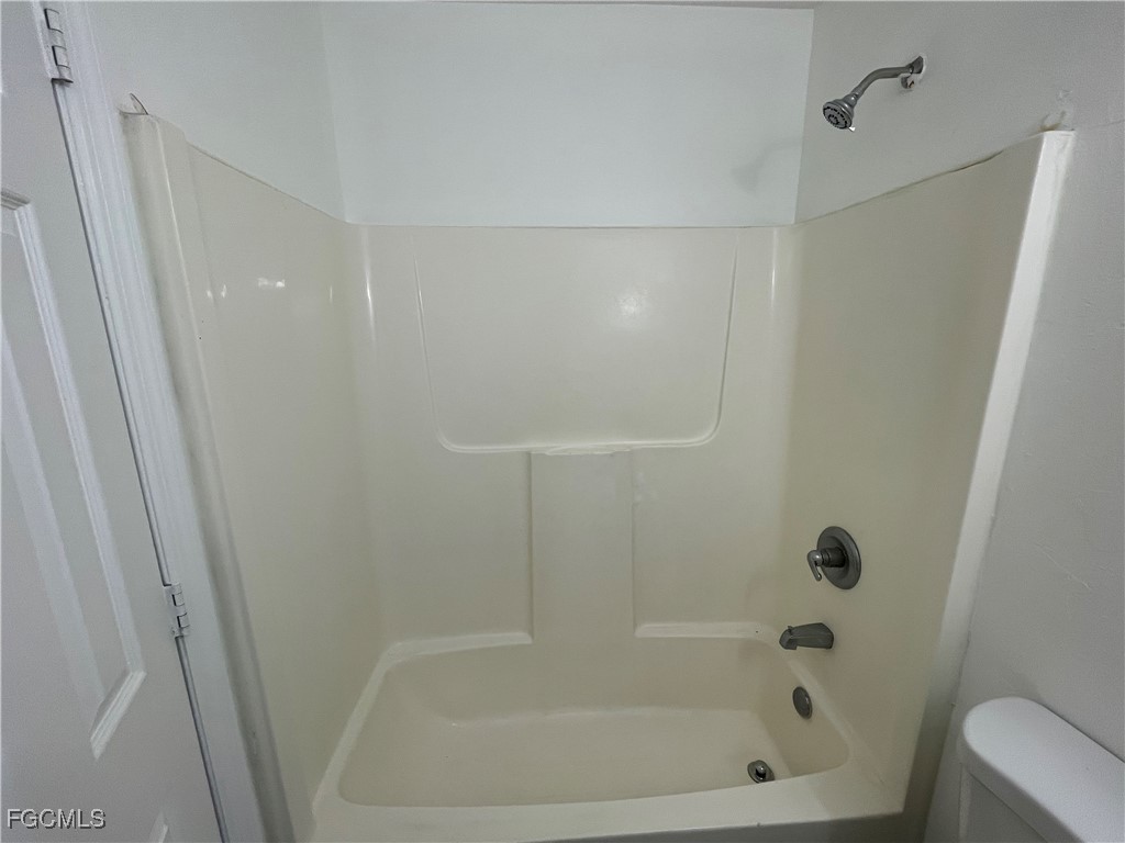 2505 NE 22nd Place Cape Coral FL 33909 2025026371 image9