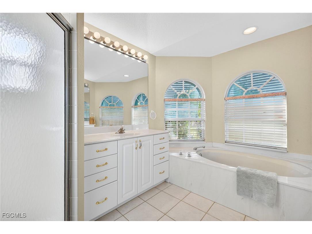 2505 SW 53rd Terrace Cape Coral FL 33914 2025013782 image25