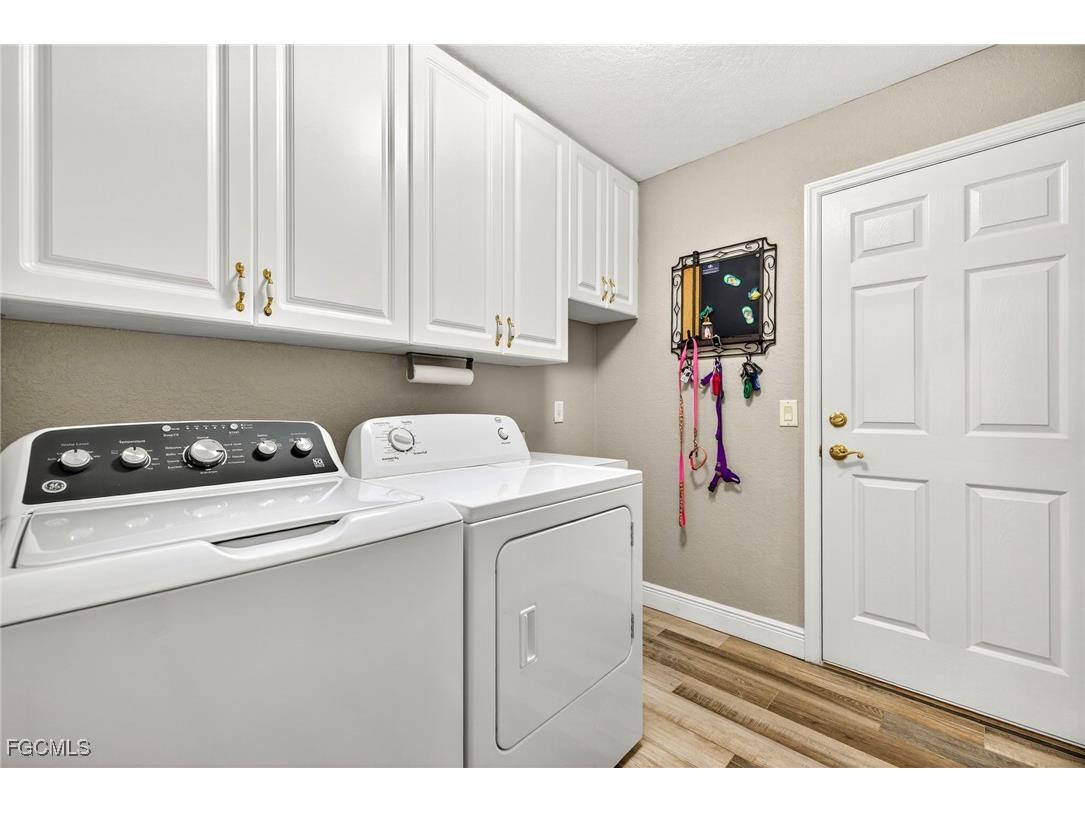 2505 SW 53rd Terrace Cape Coral FL 33914 2025013782 image31