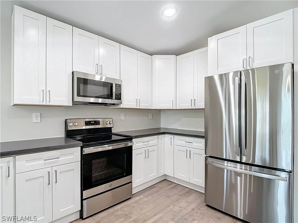 2505 Storter Avenue Naples FL 34112 226008269 image15