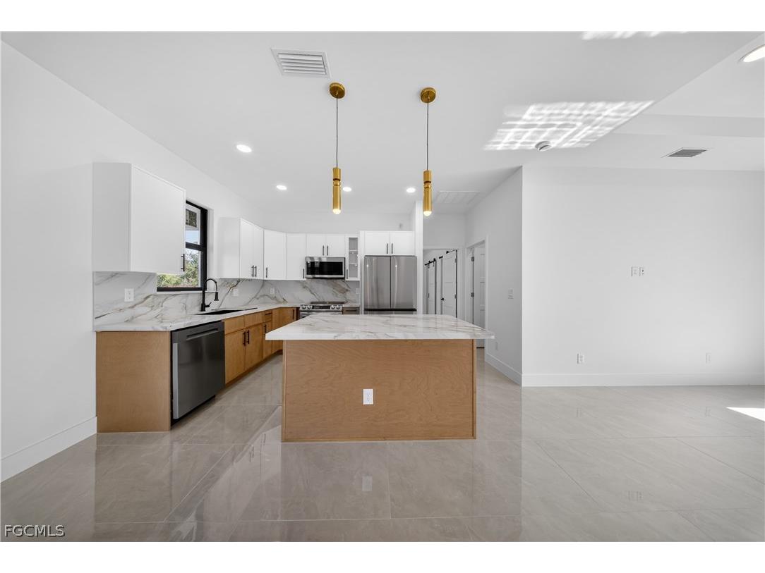 2506 69th Street W Lehigh Acres FL 33971 2026006952 image8