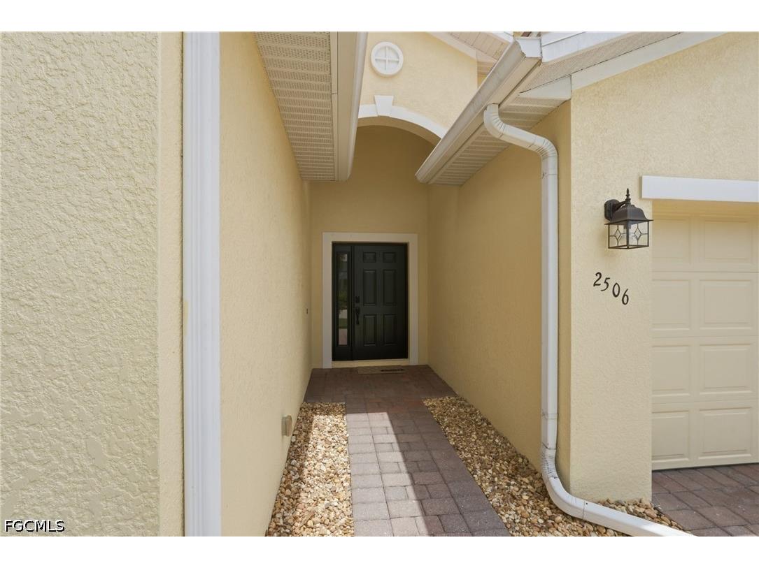 2506 Blackburn Circle Cape Coral FL 33991 2026021971 image5