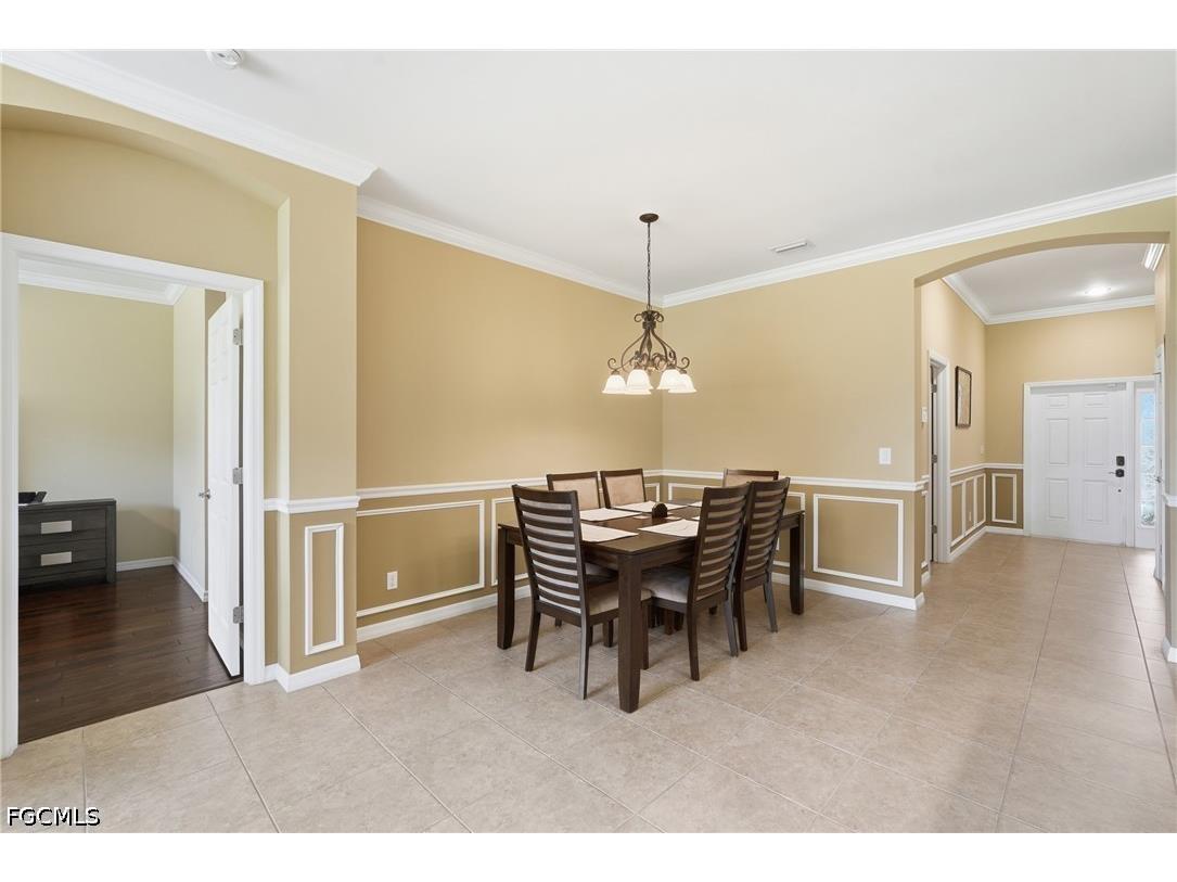 2506 Blackburn Circle Cape Coral FL 33991 2026021971 image8