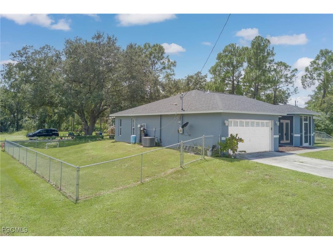 2506 E 23rd Street Alva FL 33920 2026004074 image28