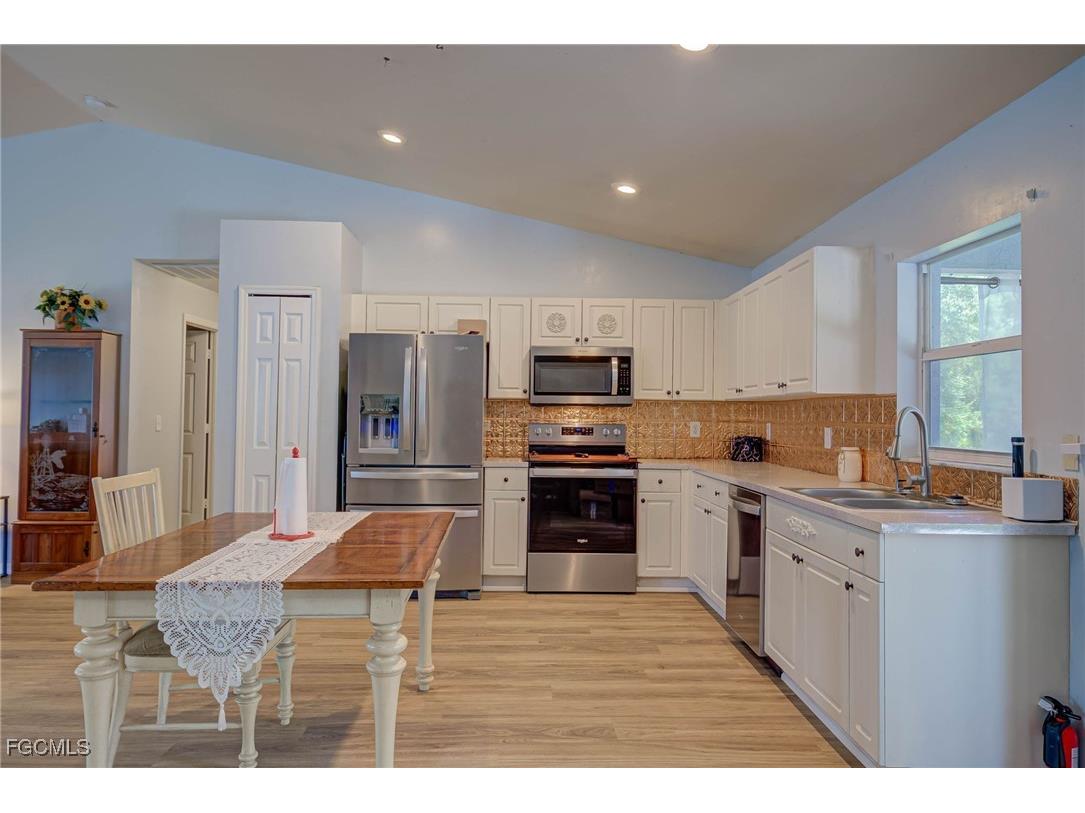 2506 E 23rd Street Alva FL 33920 2026004074 image9