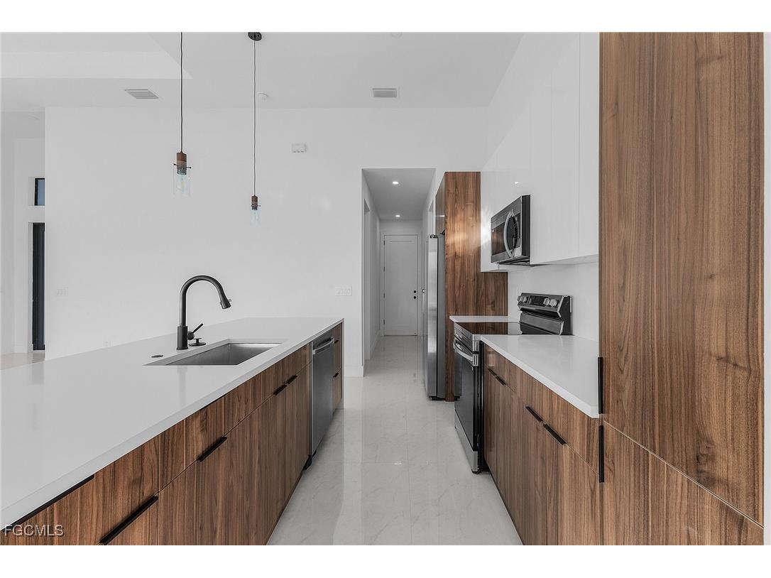 2506 SW Embers Terrace Cape Coral FL 33991 2025017211 image10