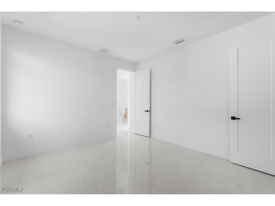 2506 SW Embers Terrace Cape Coral FL 33991 2025017211 image23