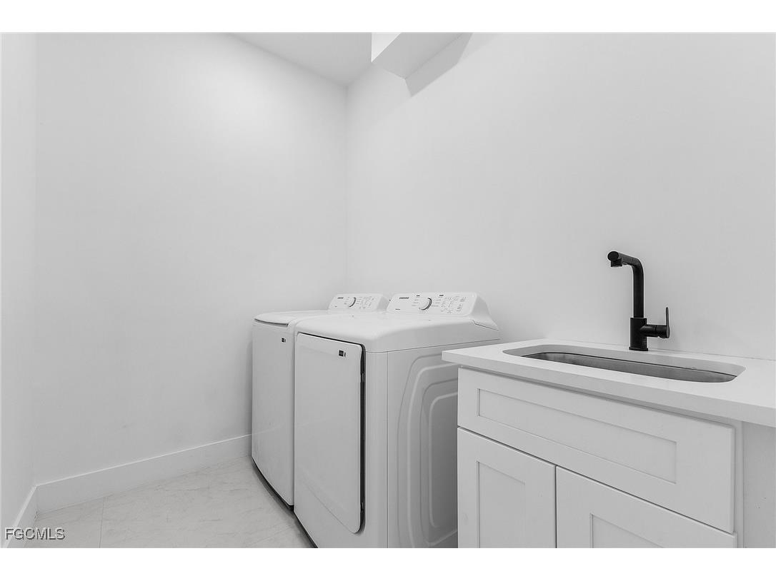 2506 SW Embers Terrace Cape Coral FL 33991 2025017211 image27