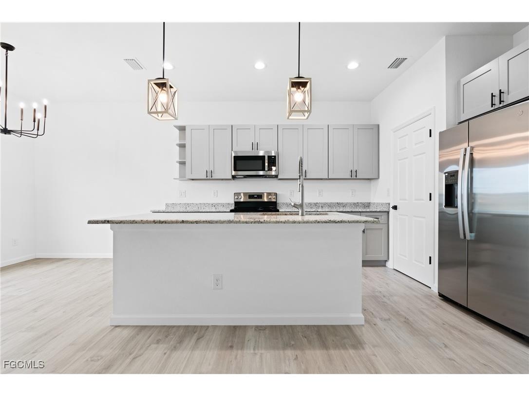 2507 53rd Street SW Lehigh Acres FL 33976 2025017768 image8