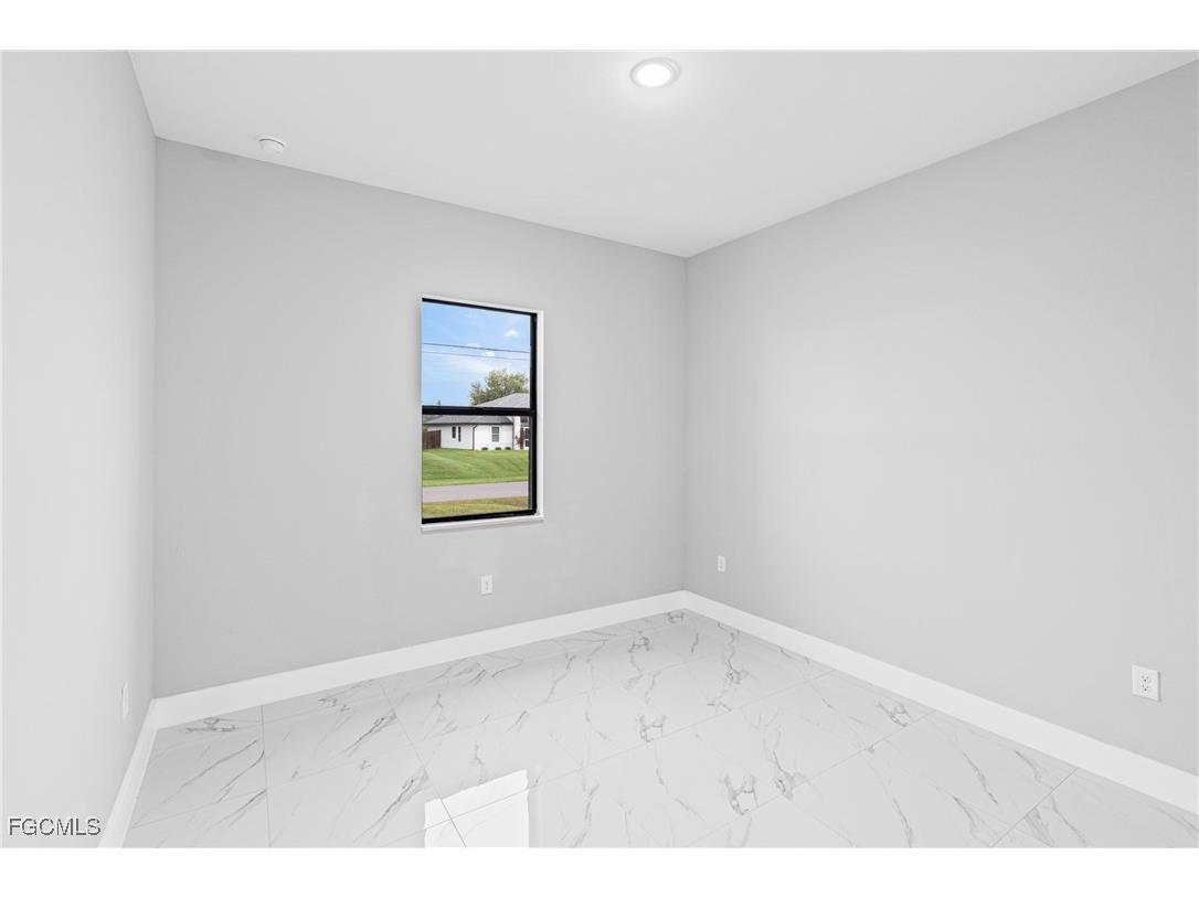 2507 NW 25th Street Cape Coral FL 33993 2025008621 image11
