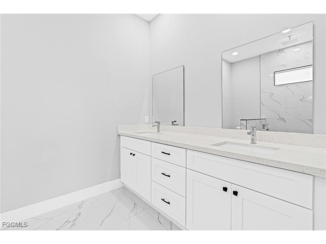 2507 NW 25th Street Cape Coral FL 33993 2025008621 image15