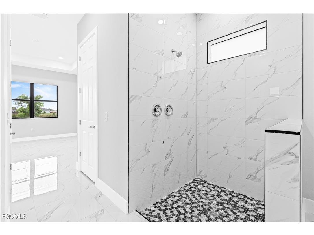 2507 NW 25th Street Cape Coral FL 33993 2025008621 image16