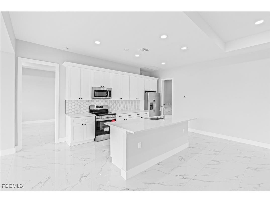 2507 NW 25th Street Cape Coral FL 33993 2025008621 image7