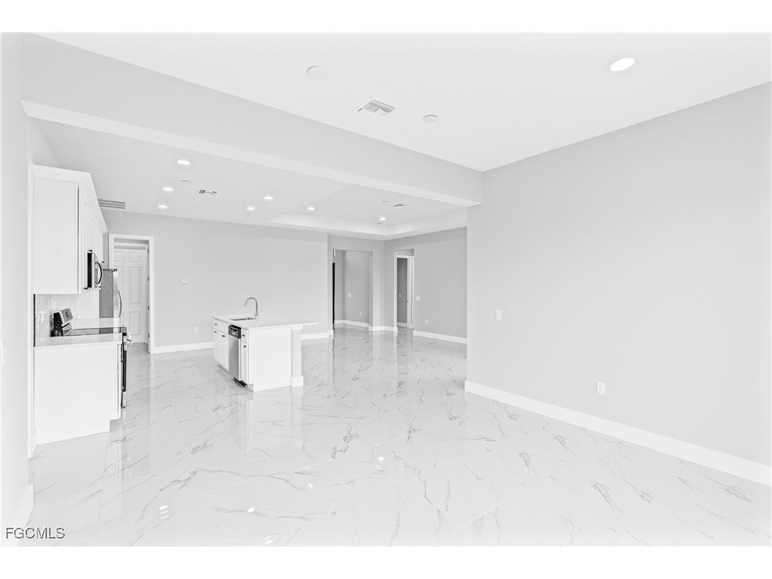 2507 NW 25th Street Cape Coral FL 33993 2025008621 image8