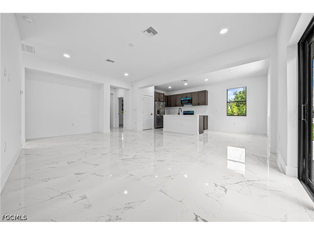 2509 52nd Street W Lehigh Acres FL 33971 2026018422 image3