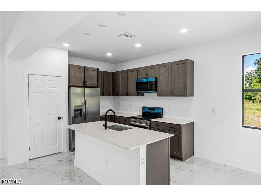 2509 52nd Street W Lehigh Acres FL 33971 2026018422 image7