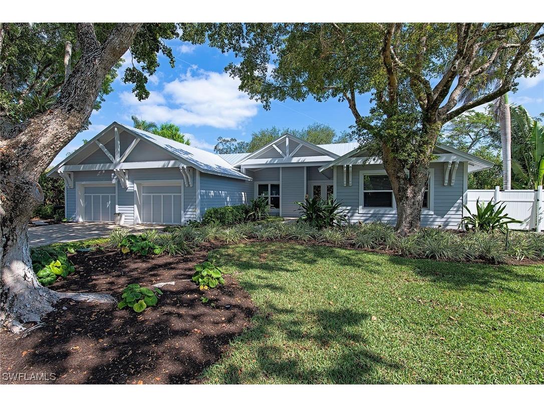 2510 13th Street N Naples FL 34103 223018543 image1