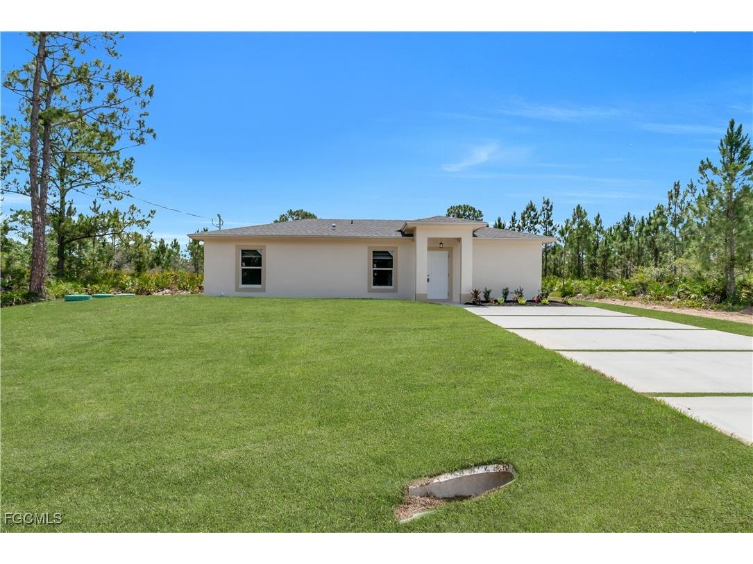2511 45th Street W Lehigh Acres FL 33971 2025015411 image1