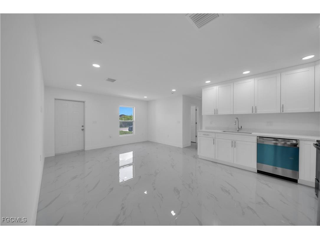 2511 45th Street W Lehigh Acres FL 33971 2025015411 image3