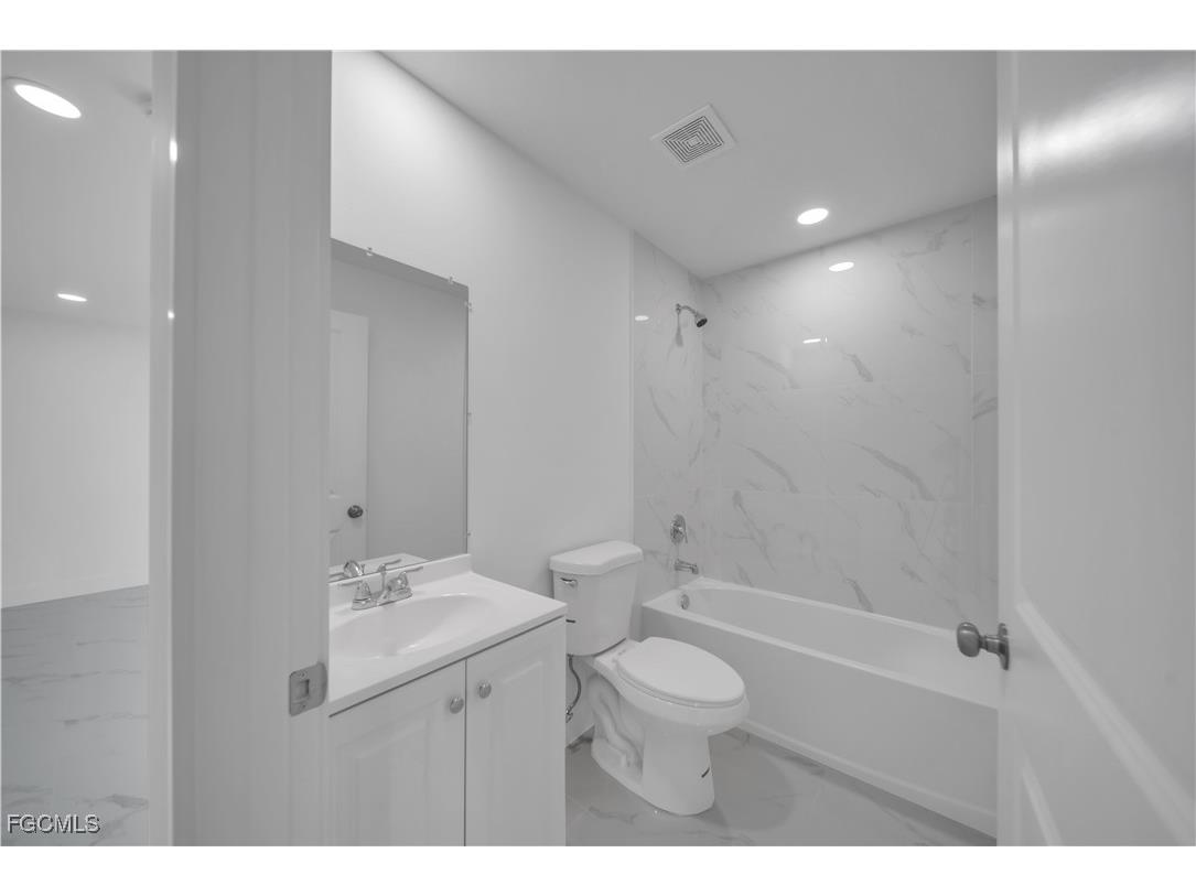 2511 45th Street W Lehigh Acres FL 33971 2025015411 image7