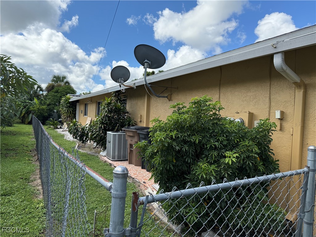 2511 8th Street W Lehigh Acres FL 33971 2025011518 image9
