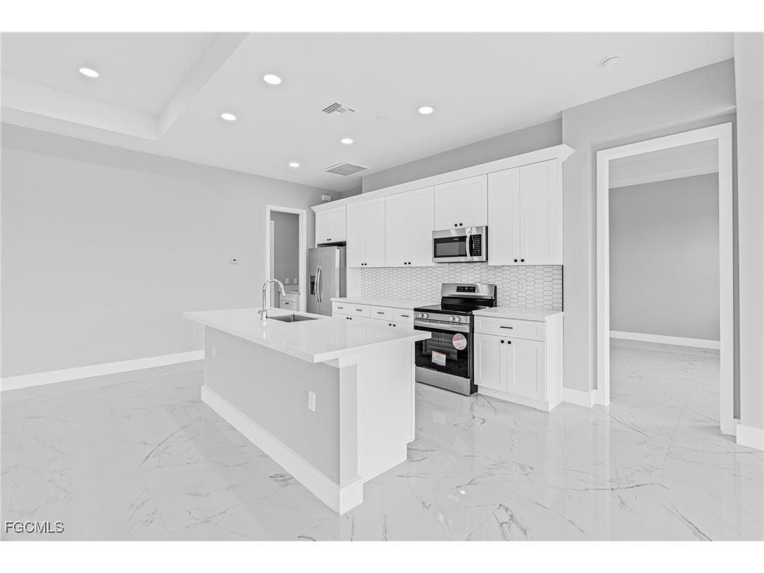 2511 NW 25th Street Cape Coral FL 33993 2025009249 image8