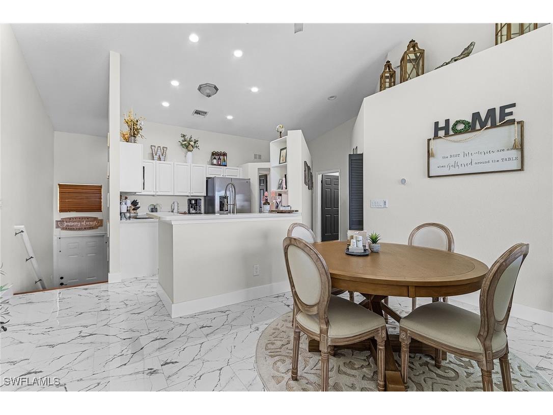 25110 Peacock Lane #201 Naples FL 34114 225067627 image4