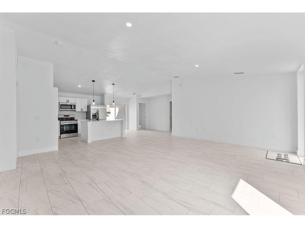 2512 42nd Street SW Lehigh Acres FL 33976 2026011372 image5