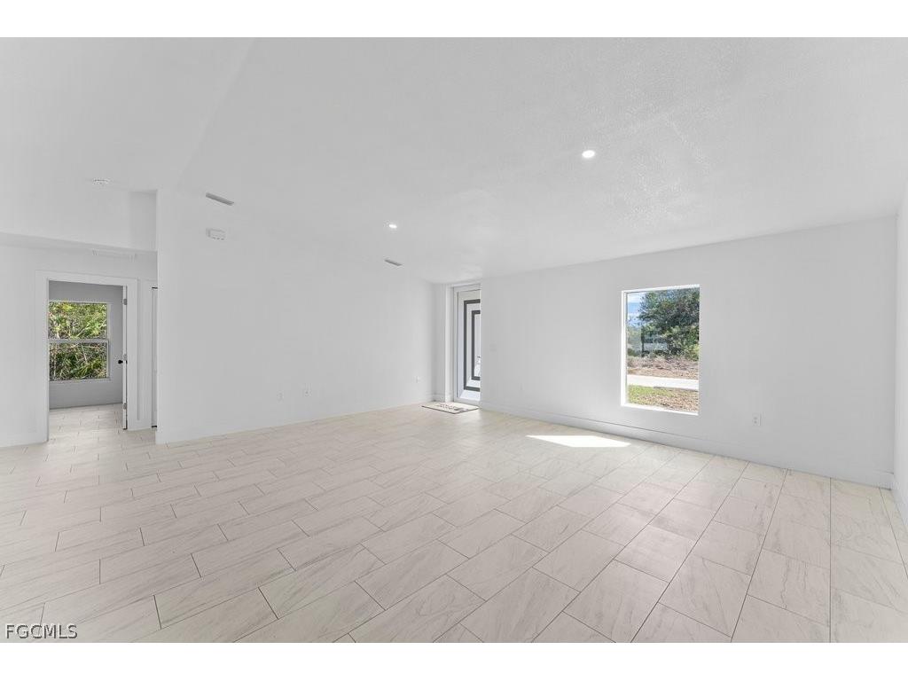 2512 42nd Street SW Lehigh Acres FL 33976 2026011372 image7