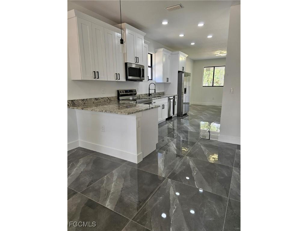 2512 70th Street W Lehigh Acres FL 33971 2025024073 image3