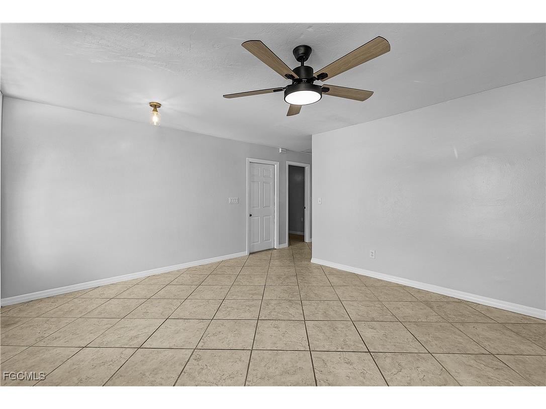 2512 SE 20th Place Cape Coral FL 33904 2025012784 image15