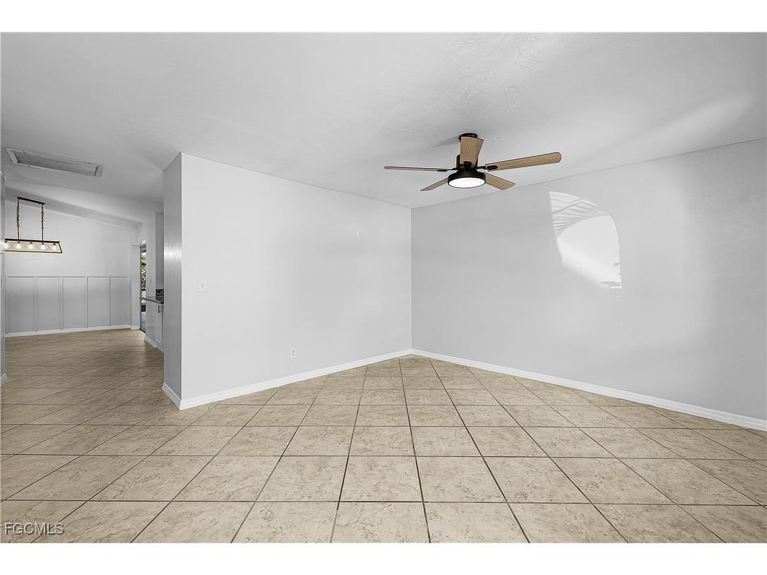 2512 SE 20th Place Cape Coral FL 33904 2025012784 image18