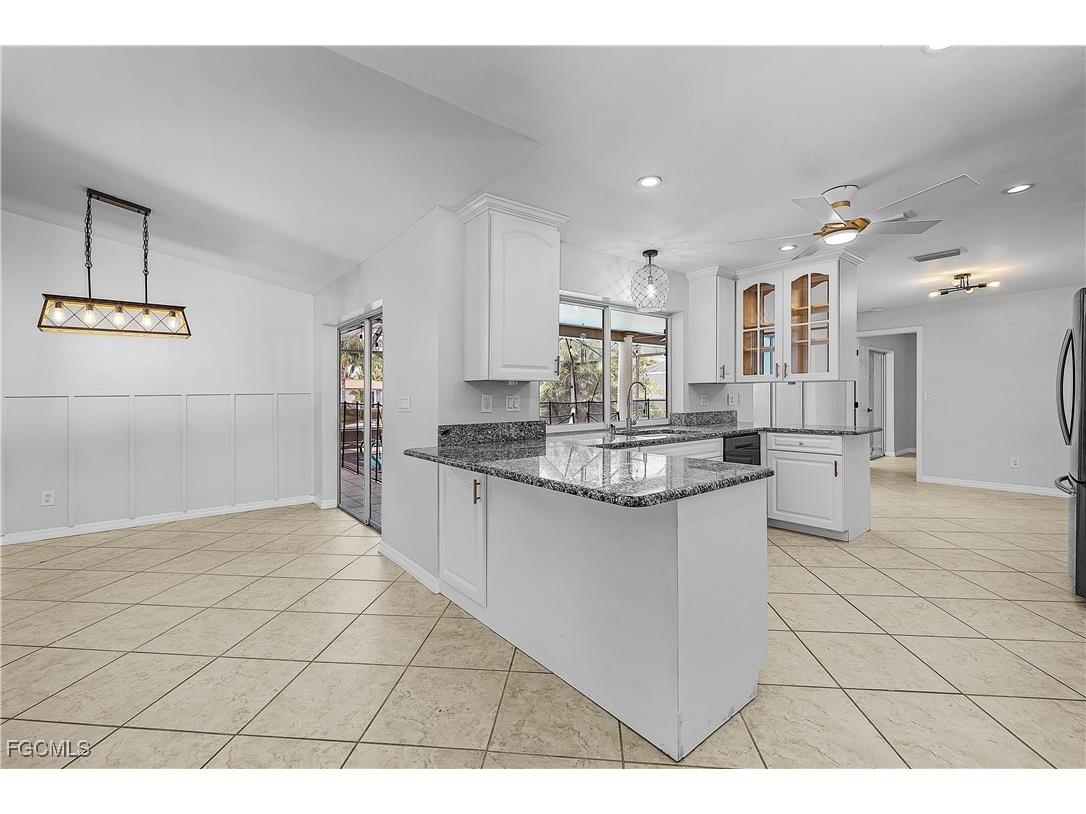 2512 SE 20th Place Cape Coral FL 33904 2025012784 image20