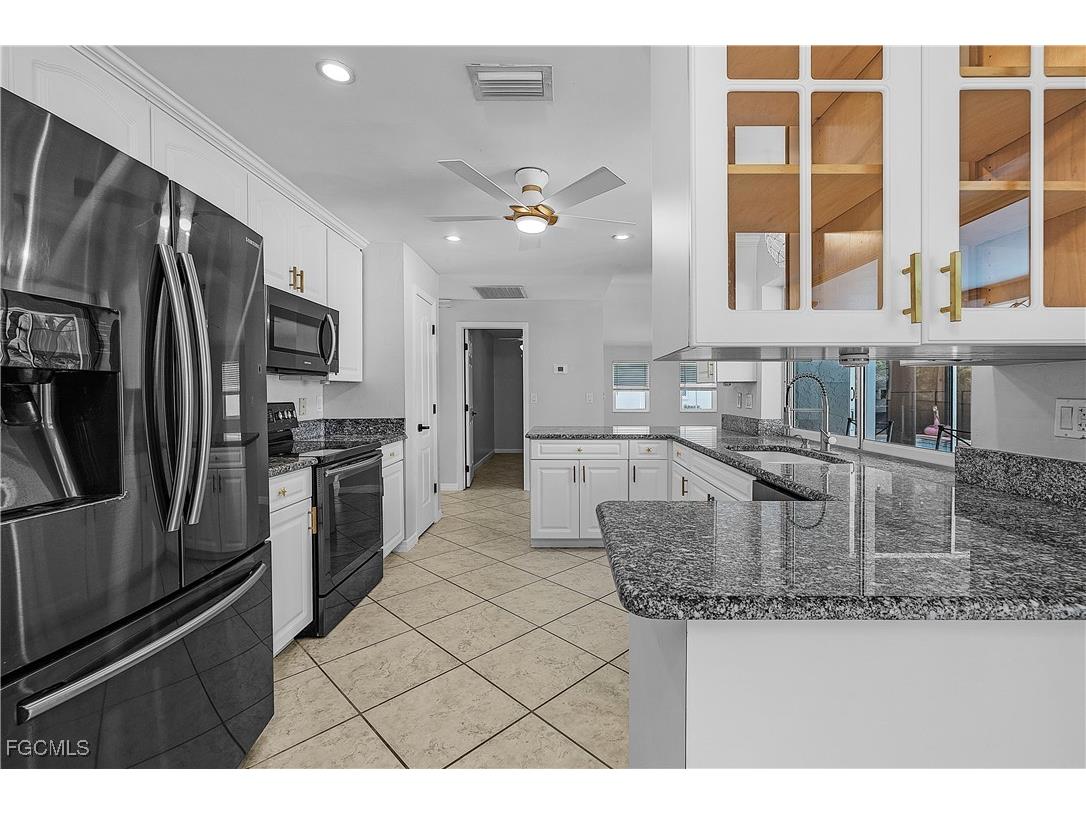 2512 SE 20th Place Cape Coral FL 33904 2025012784 image23