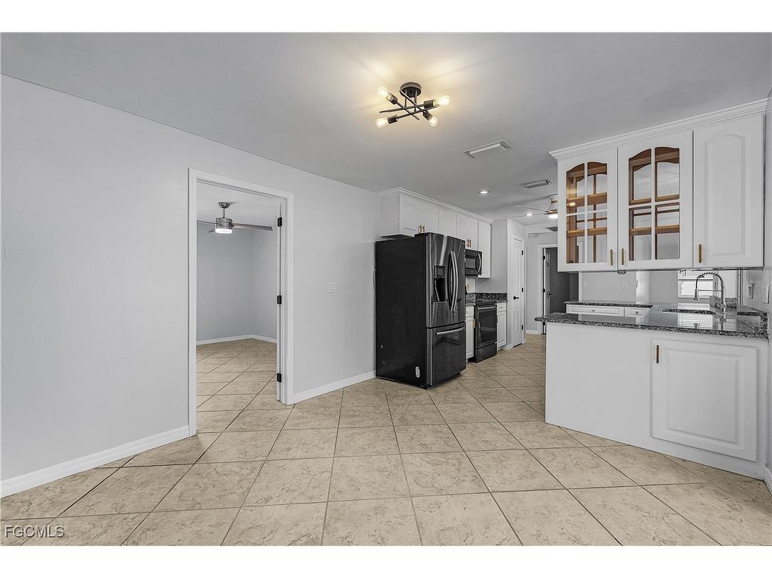 2512 SE 20th Place Cape Coral FL 33904 2025012784 image25