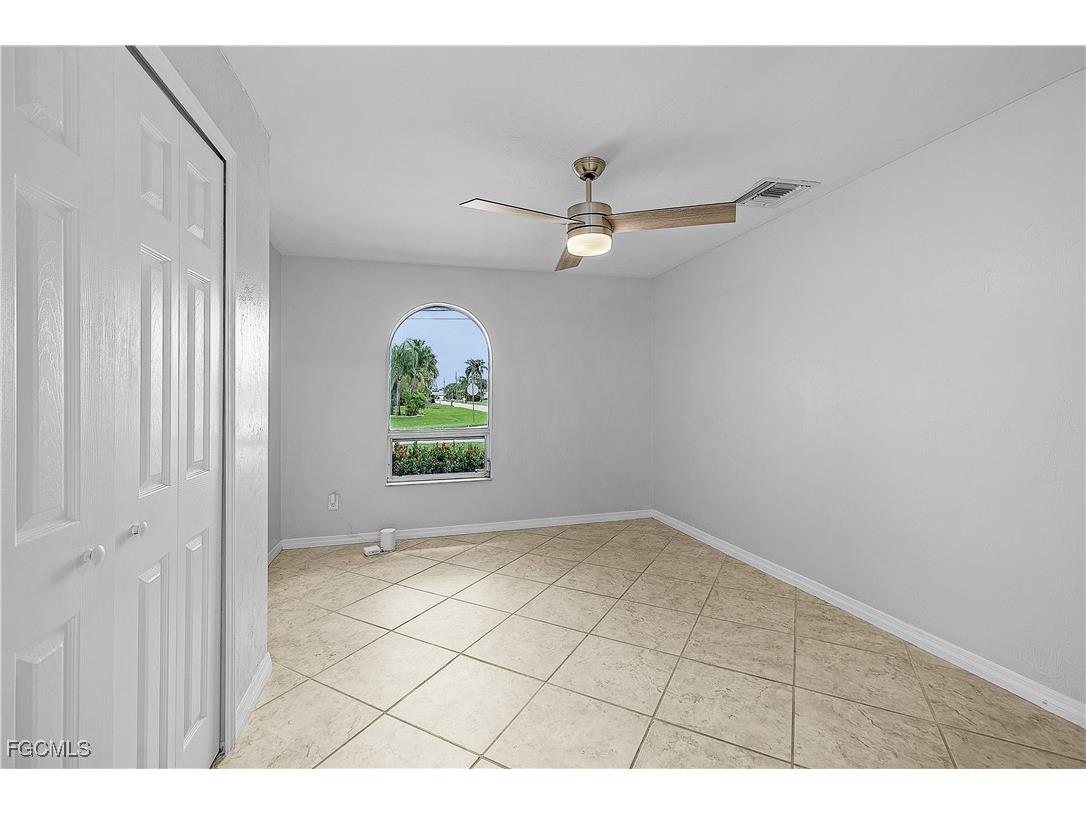 2512 SE 20th Place Cape Coral FL 33904 2025012784 image27