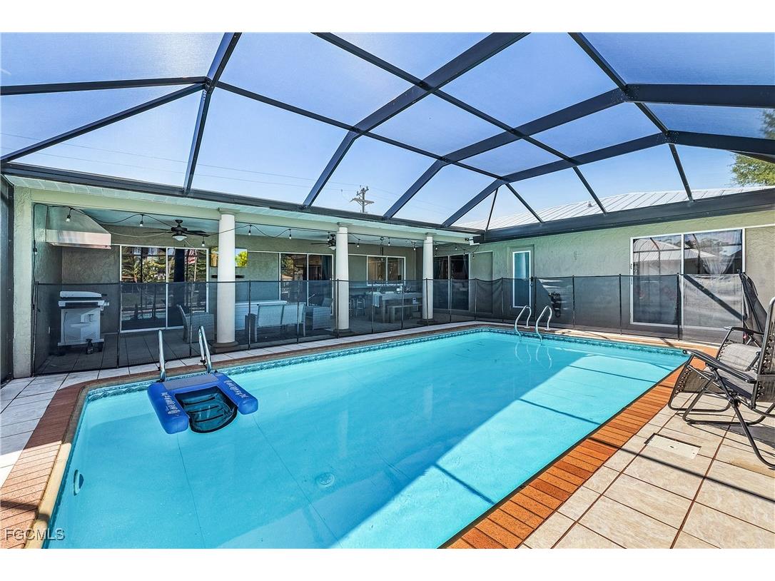 2512 SE 20th Place Cape Coral FL 33904 2025012784 image3