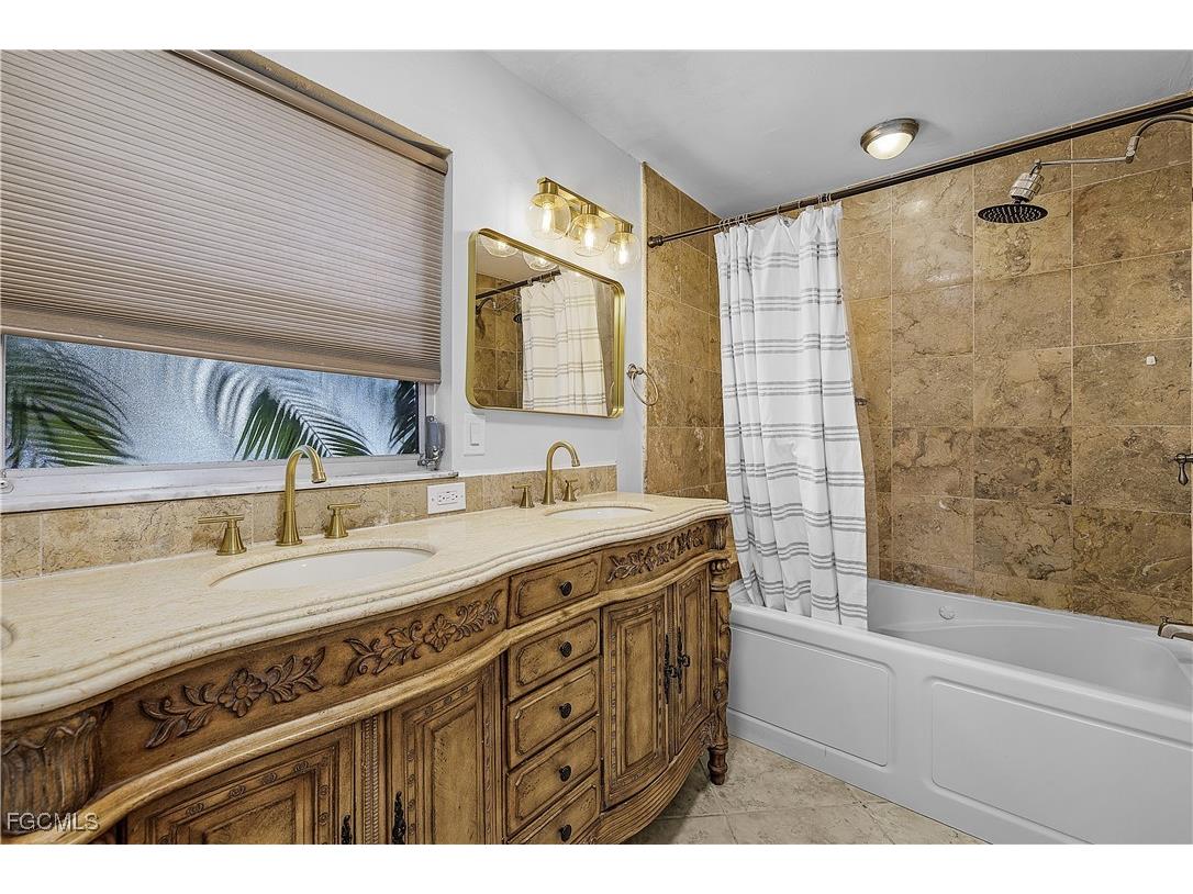 2512 SE 20th Place Cape Coral FL 33904 2025012784 image34