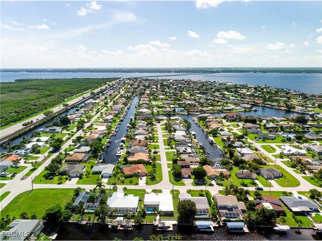 2512 SE 20th Place Cape Coral FL 33904 2025012784 image46