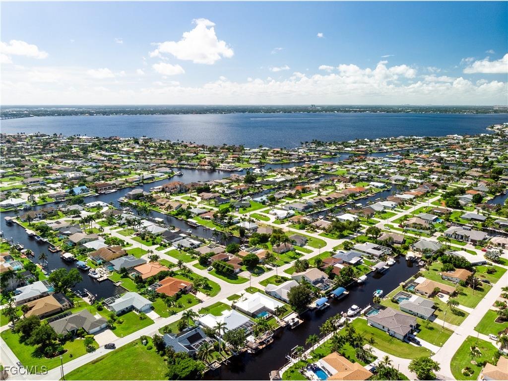 2512 SE 20th Place Cape Coral FL 33904 2025012784 image47