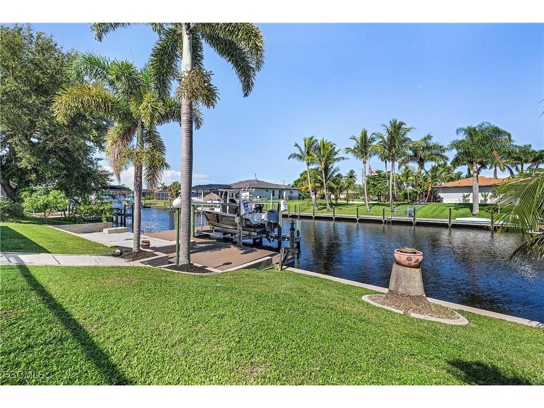 2512 SE 20th Place Cape Coral FL 33904 2025012784 image49