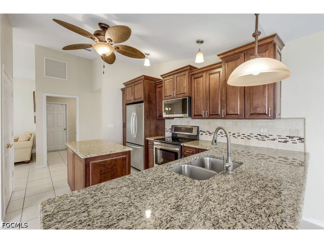 2513 Everest Parkway Cape Coral FL 33904 2026015840 image13